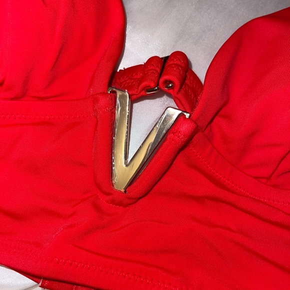 NWT V hardware bikini top. Size XS. - Picture 3 of 4
